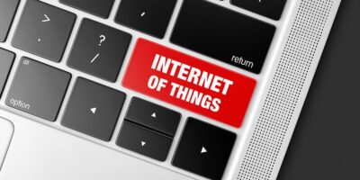 czerwony przycisk na klawiaturze Internet of Things