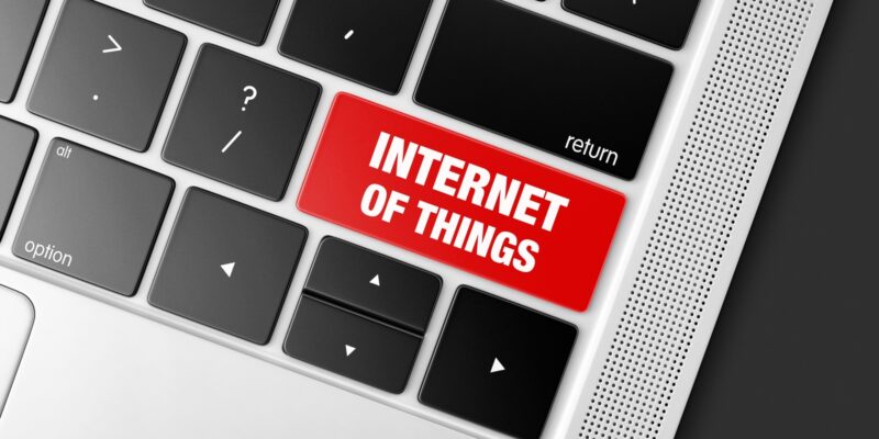 czerwony przycisk na klawiaturze Internet of Things