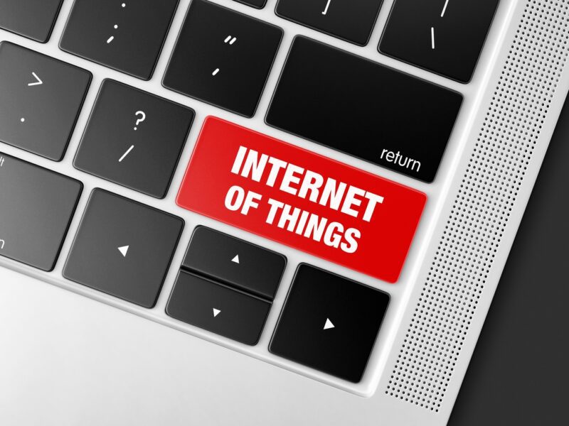 czerwony przycisk na klawiaturze Internet of Things